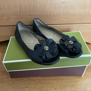 Black Leather Flats Women: 61/2